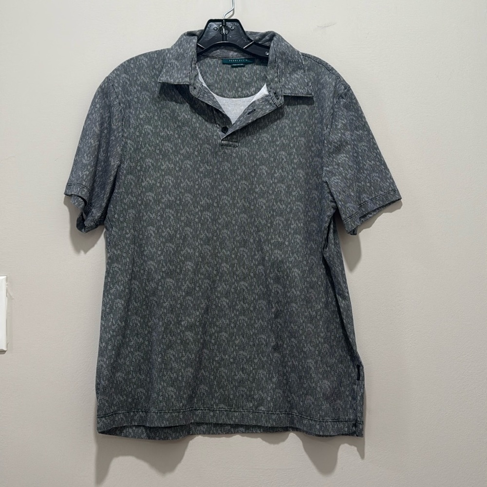 Men’s Perry Ellis Grey Collar Tee